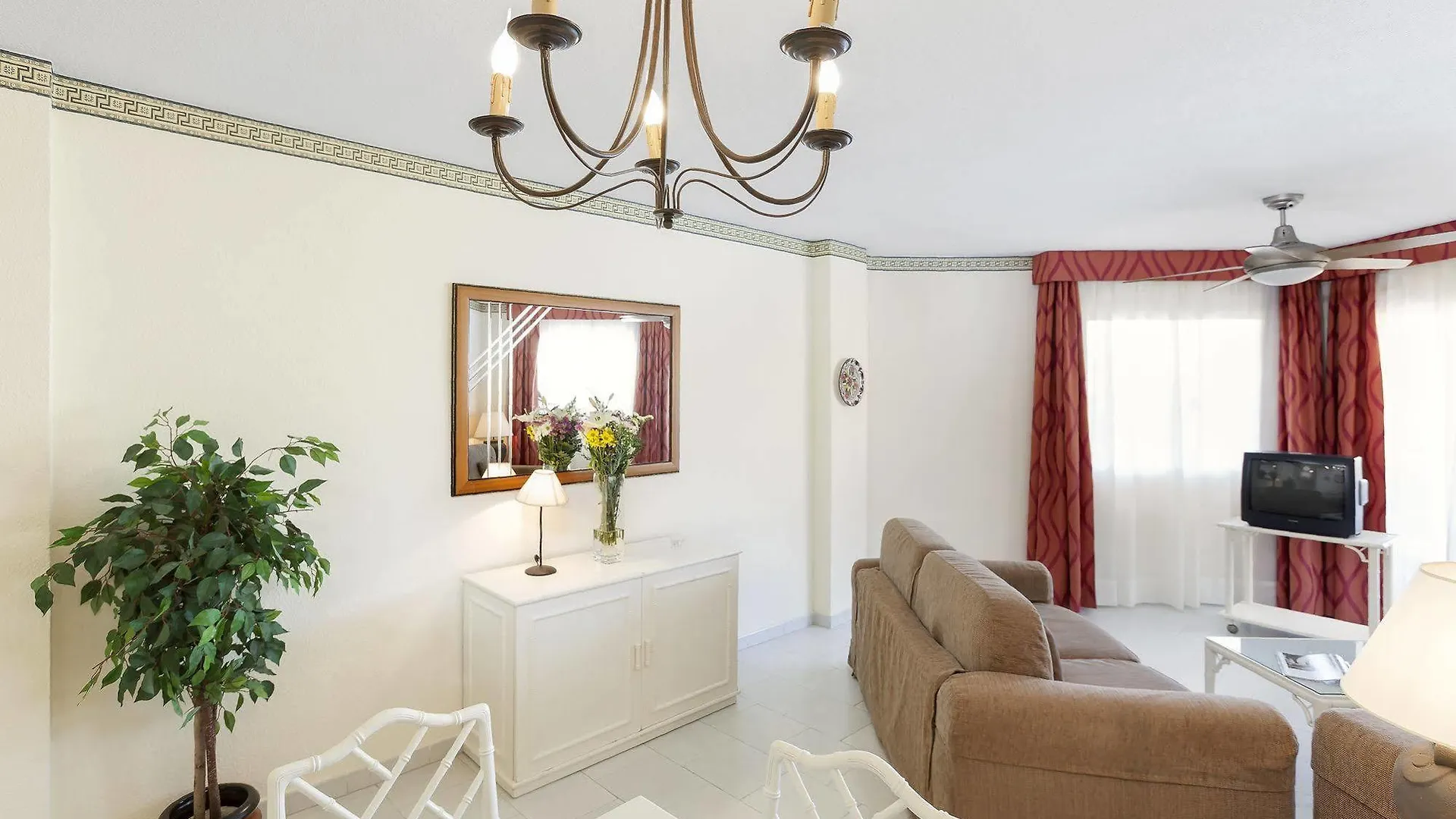 Aparthotel Crown Resorts Club Caronte Mijas